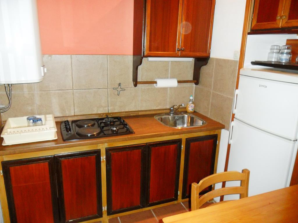 Apartments Picasso Komiža Quarto foto